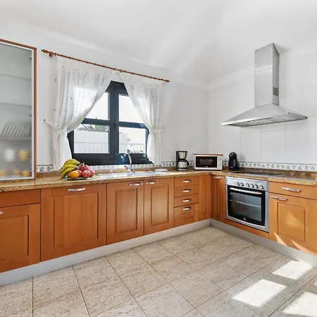 Lanzarote Irina Marina Rubicon بلايا بلانكا