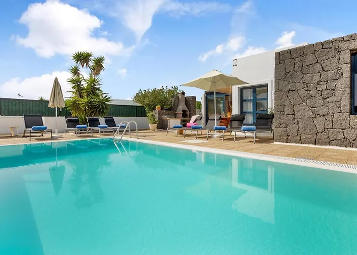 Вилла Lanzarote Irina Marina Rubicon Коста Бланка